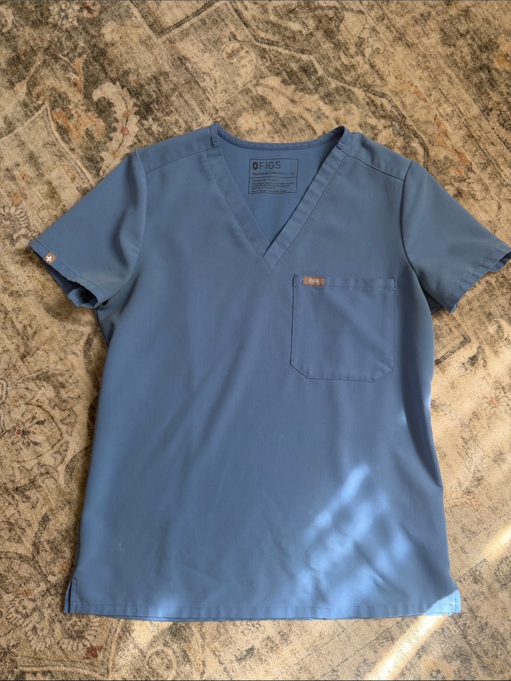 Figs xs one pocket scrub top